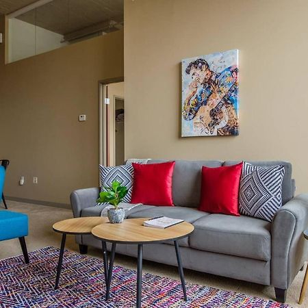 Frontdesk Waterfront Apts Downtown Cleveland Appartamento Esterno foto