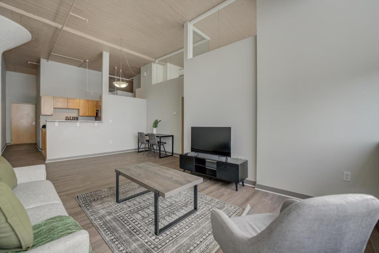 Frontdesk Waterfront Apts Downtown Cleveland Appartamento Camera foto