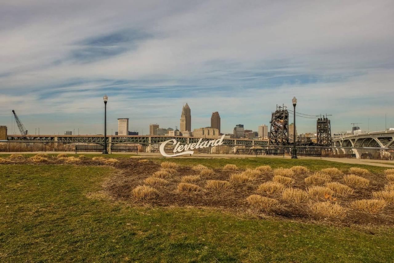 Frontdesk Waterfront Apts Downtown Cleveland Appartamento Esterno foto