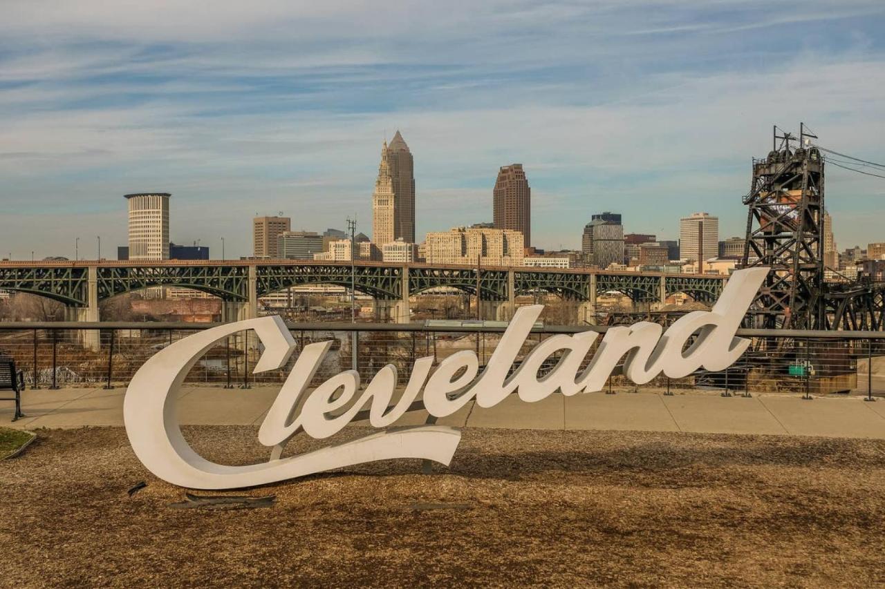 Frontdesk Waterfront Apts Downtown Cleveland Appartamento Esterno foto